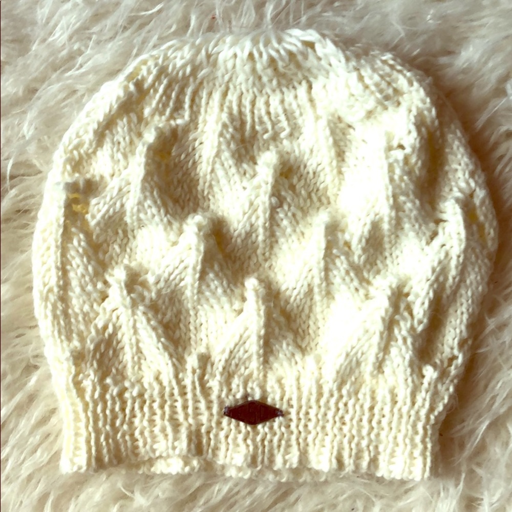 White Knit Beanie 💕